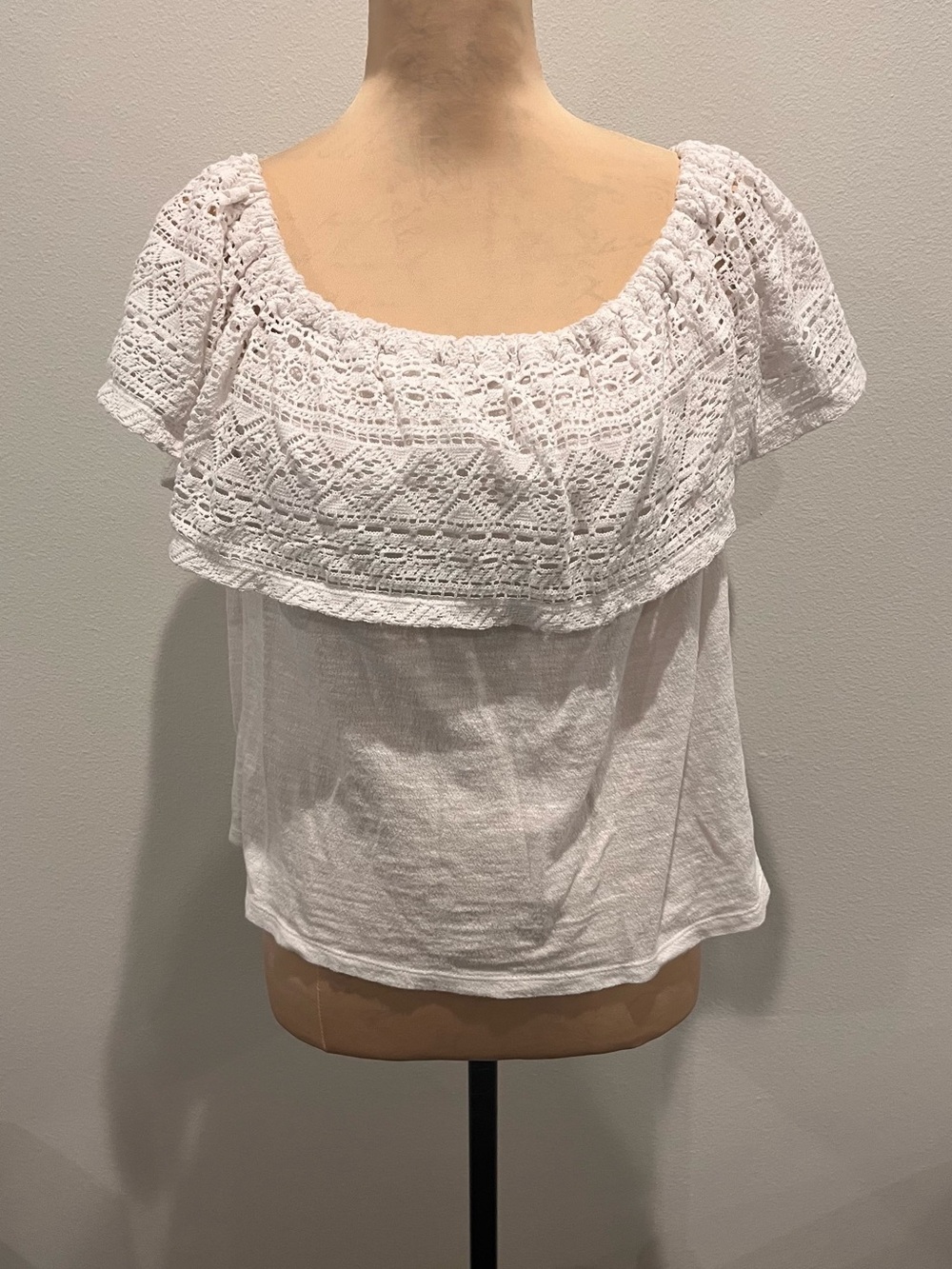 Lucky Brand Lace Crochet Ruffle Women’s Top